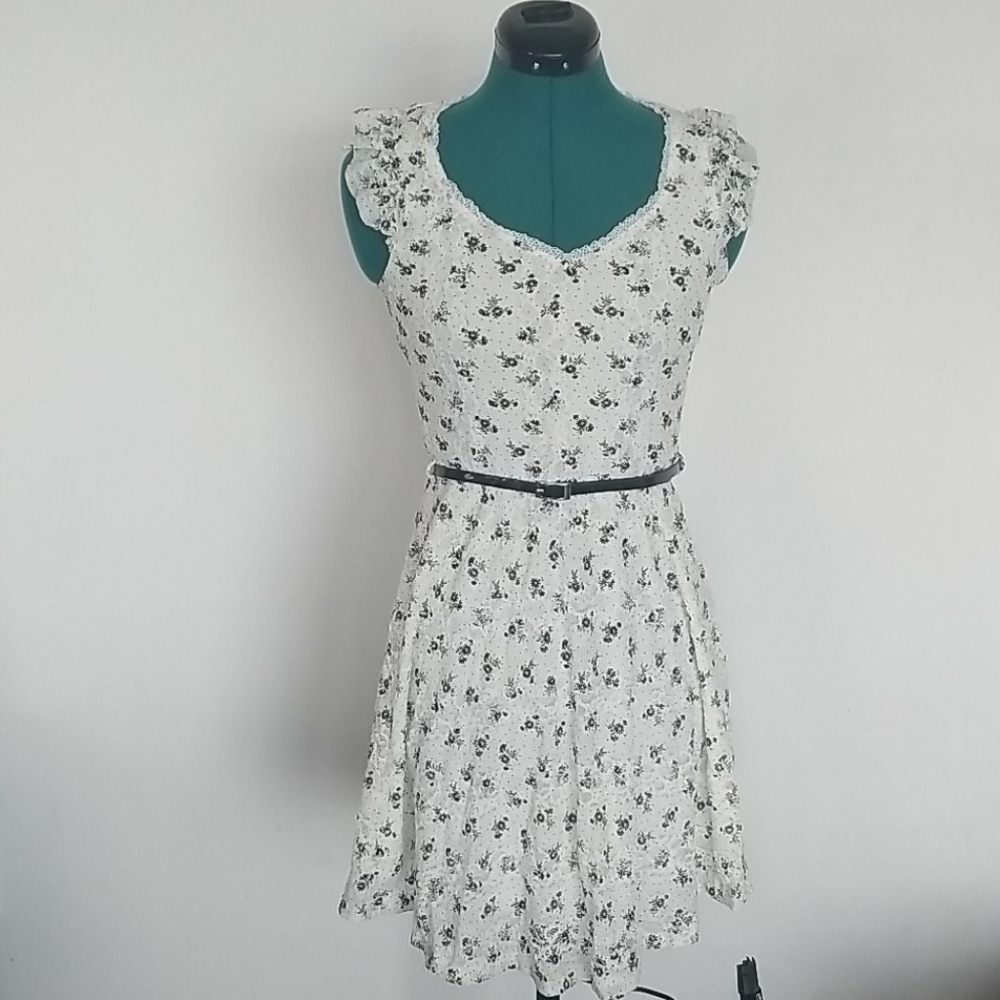 Floral Black & White Belted Lace Dress! NWT!